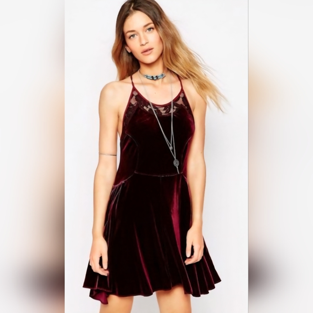 Free People "Nightshade" Burgundy Velvet Stretch Lace Halter Mini Dress Sz Wmn M